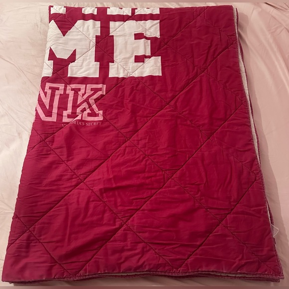 VINTAGE VICTORIA’S SECRET PINK “SO MUCH LOVE SO LITTLE TIME” QUILT - Picture 8 of 16